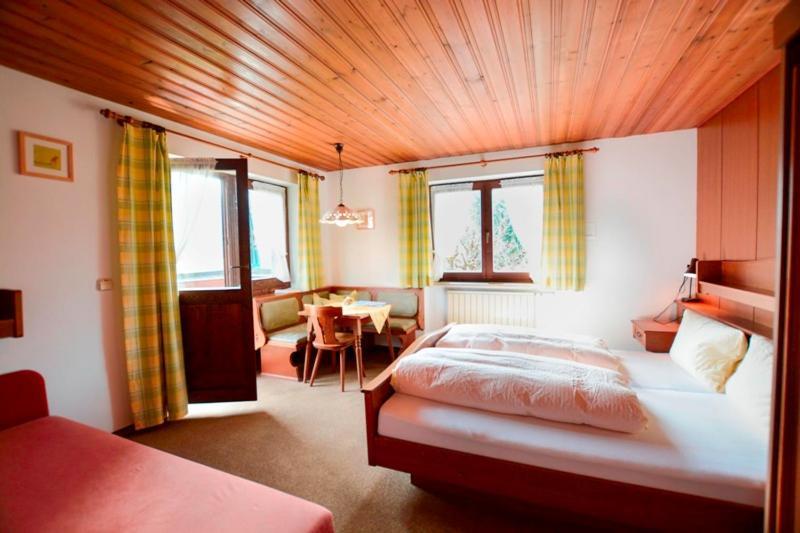 Hotel Zirbelstube à Reit im Winkl Extérieur photo